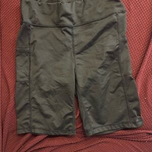 Shein Bike Shorts W Pockets in Black, Size Women’s Medium